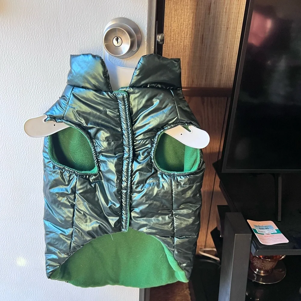 NWT🐶Cosmo puffy dog 🐶 coat emerald green size large